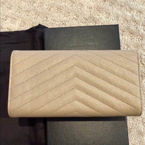 Saint Laurent Monogramme logo leather flap wallet dark beige - Picture 11 of 12